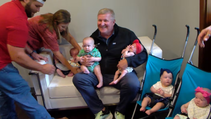 2 sets of Ellisville triplets delivered by the same doctor 2 sets of Ellisville triplets delivered by the same doctor